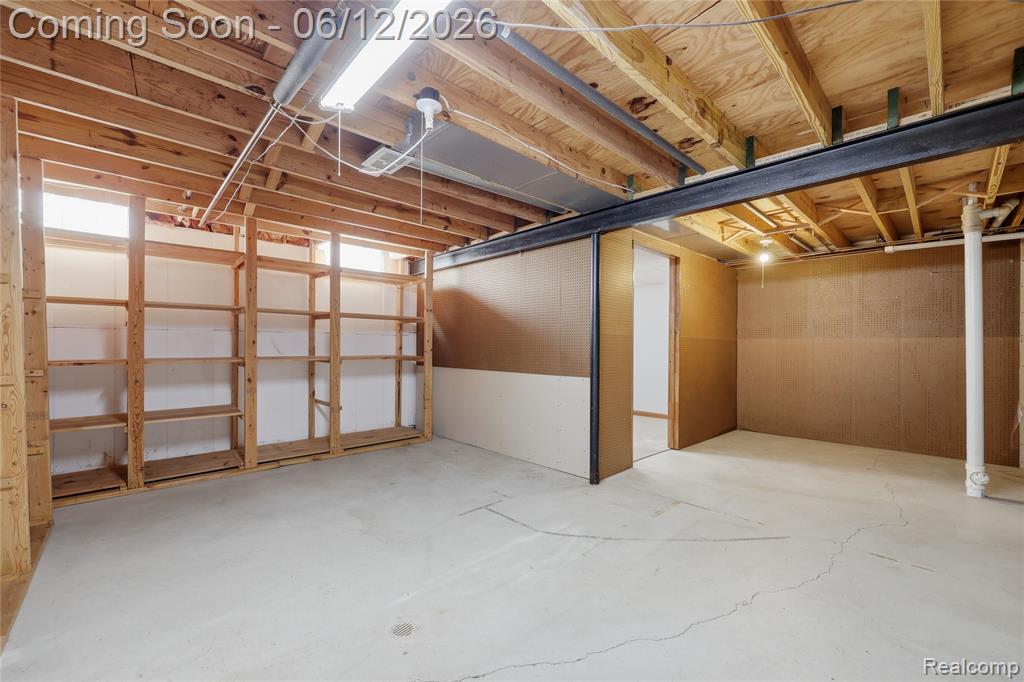 640 Longfellow Drive, Troy, MI 48085 — Photo 35