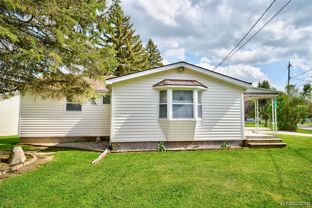 6154 Roberta Street, Burton, MI 48509 — Photo 43