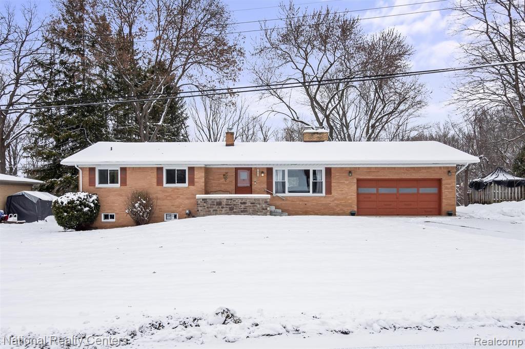 4264 Woodstock Road, Waterford, MI 48328 — Photo 3