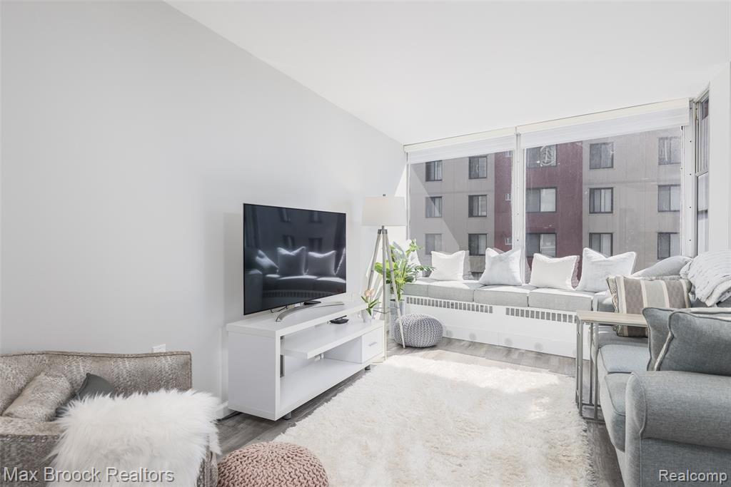 8200 E Jefferson Avenue, 1107, Detroit, MI 48214 — Photo 4