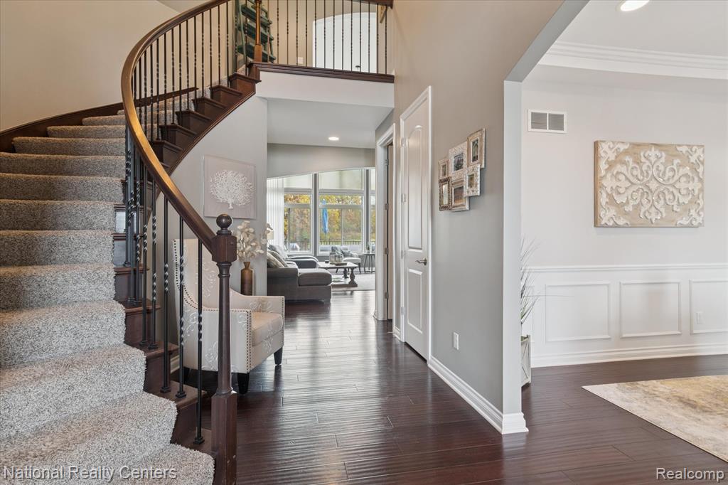 9888 Meadow View Court, Northville, MI 48167 — Photo 33
