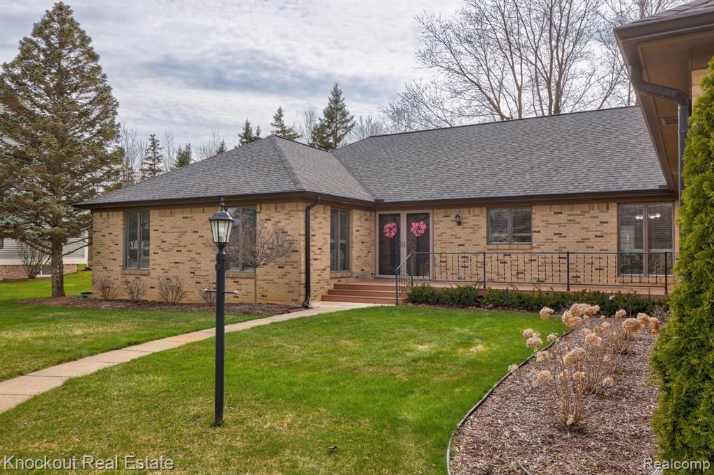 9350 OAKMONT Drive, Grand Blanc, MI 48439 — Photo 5