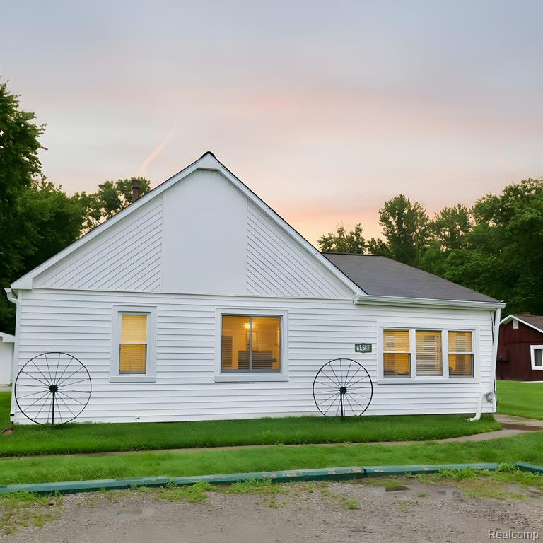 48677 SUGARBUSH Road, Chesterfield, MI 48047