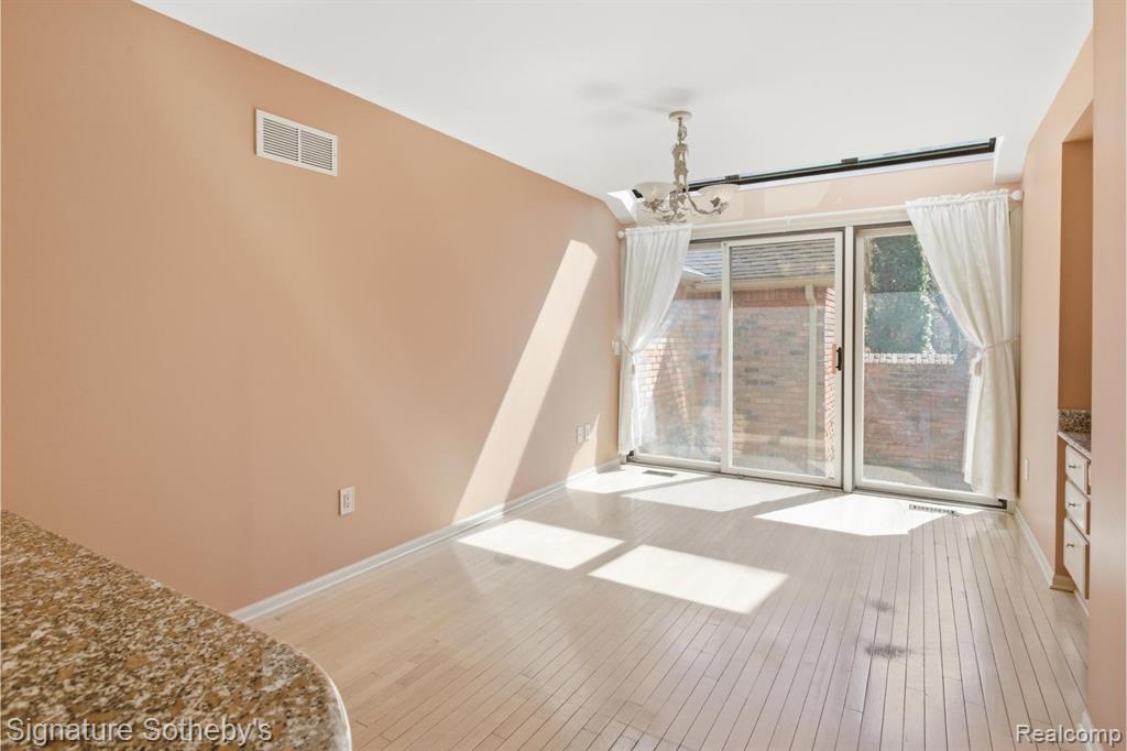 24122 Bingham Pointe Drive, 24, Bingham Farms, MI 48025 — Photo 10