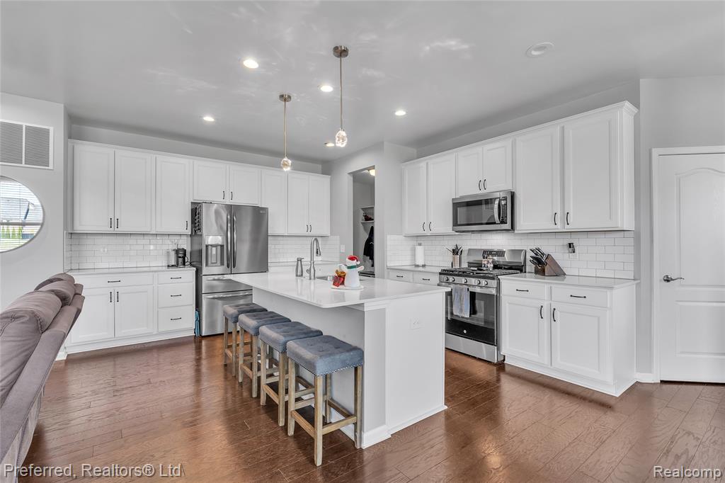 49720 Shoreline Drive, Canton, MI 48187 — Photo 24