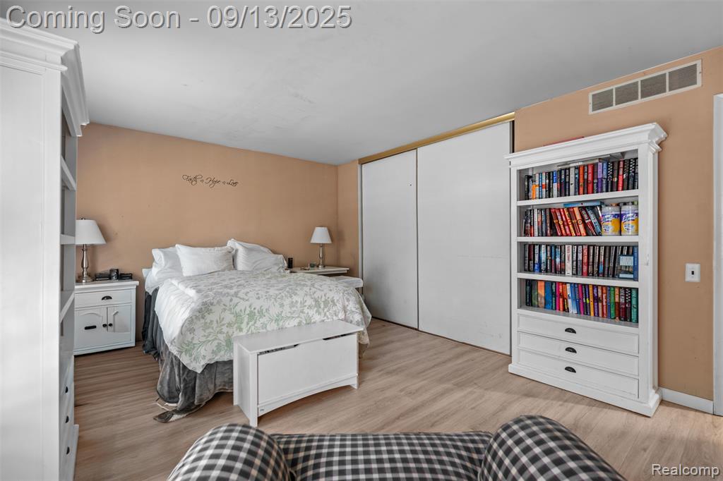 5493 S Piccadilly, West Bloomfield, MI — Photo 21