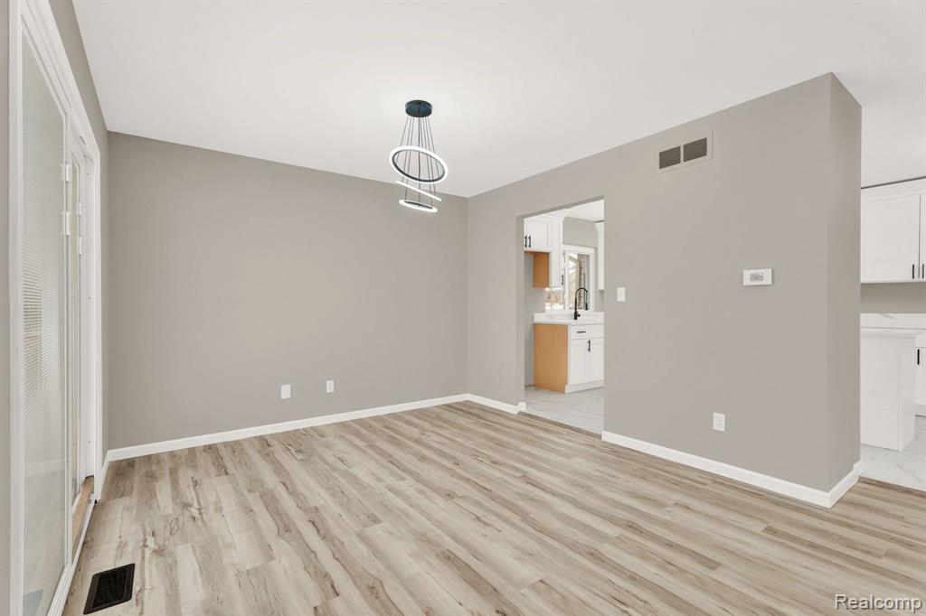 7820 Rampart Trail, Waterford, MI 48327 — Photo 42