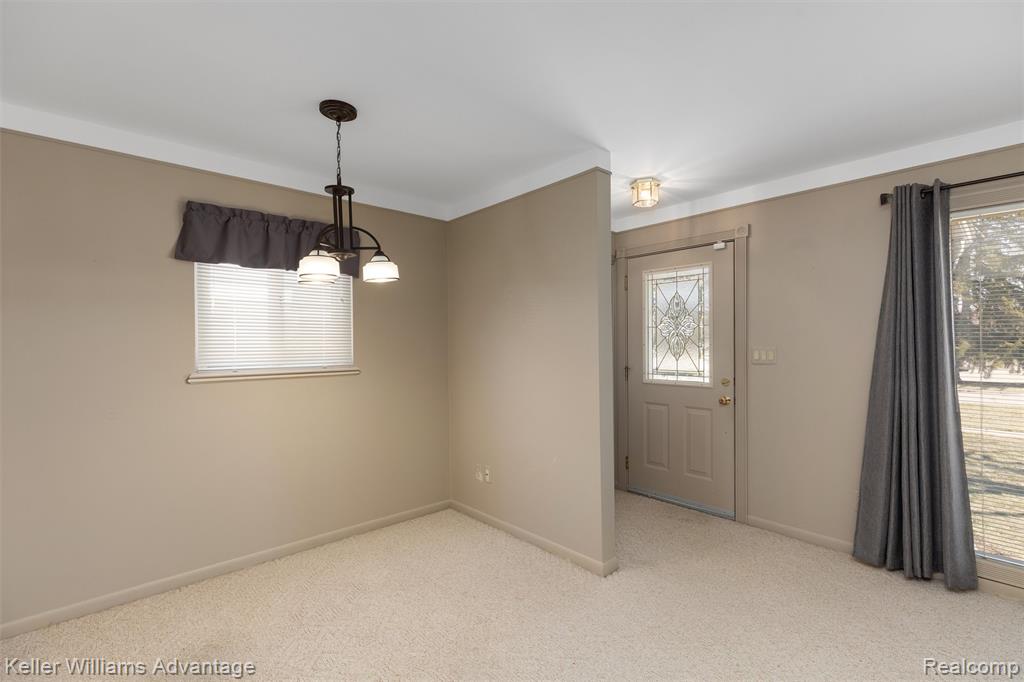 4652 Parker Street, Dearborn Heights, MI 48125 — Photo 3