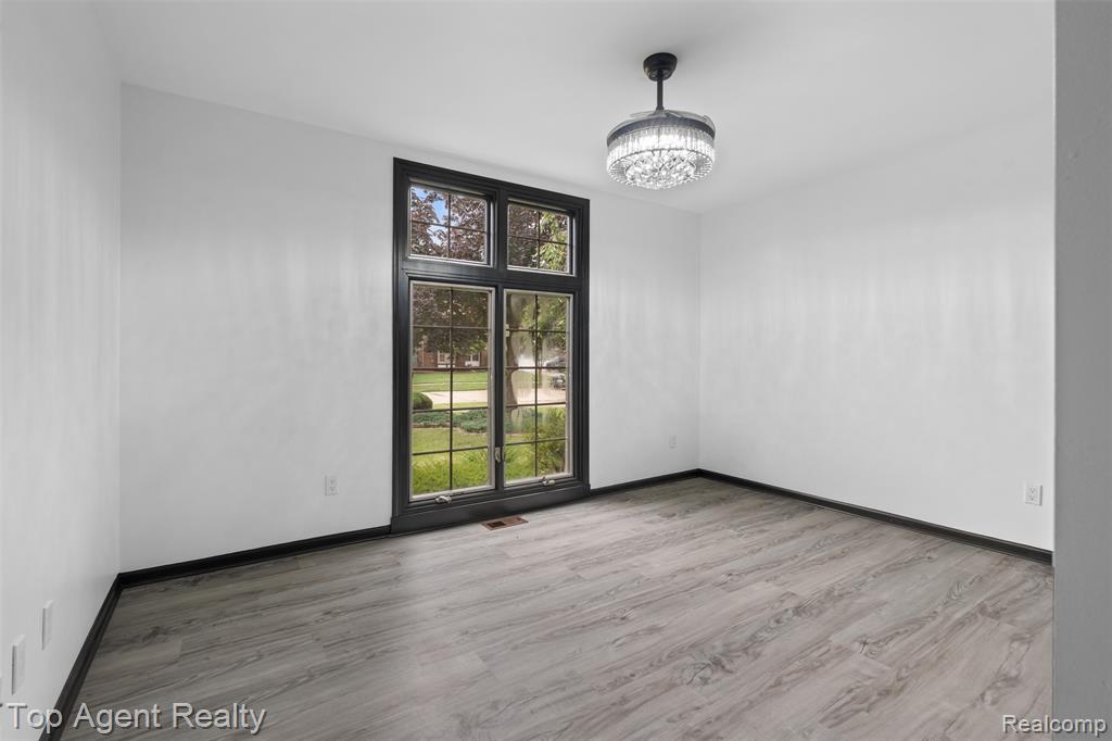 40363 Denbigh Drive, Sterling Heights, MI 48310 — Photo 18