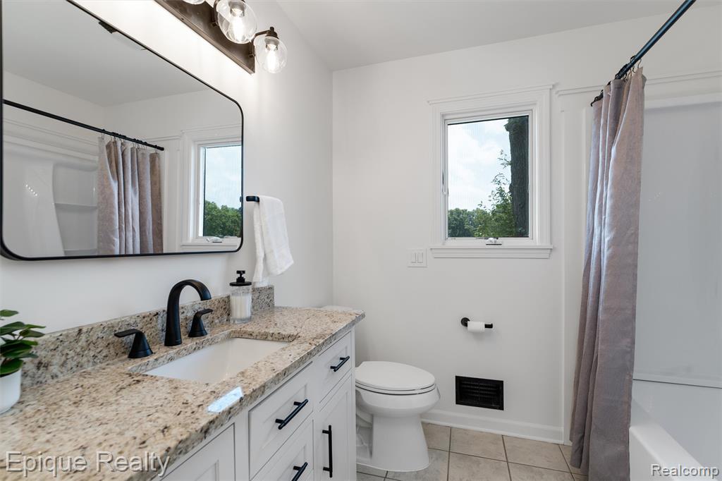 800 Kimberly, Lake Orion, MI 48362 — Photo 18