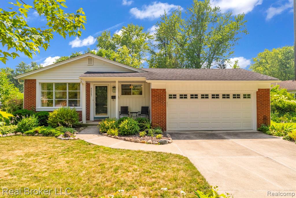 42347 Brentwood Drive, Plymouth, MI 48170 — Photo 2