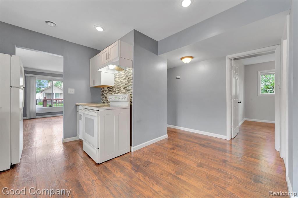 46 W MAPLEDALE Avenue, Hazel Park, MI 48030 — Photo 10