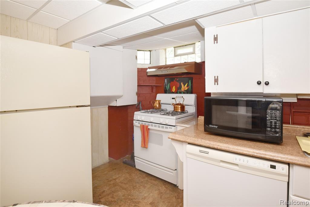 14127 Woodmont Avenue, Detroit, MI 48227 — Photo 37