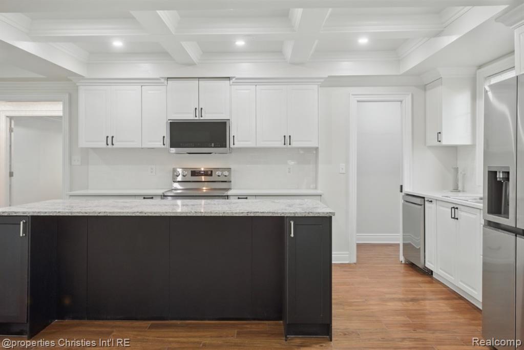 18051 Locherbie Avenue, Beverly Hills, MI 48025 — Photo 9