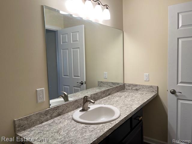 7453 Pepper Creek, West Bloomfield, MI — Photo 18