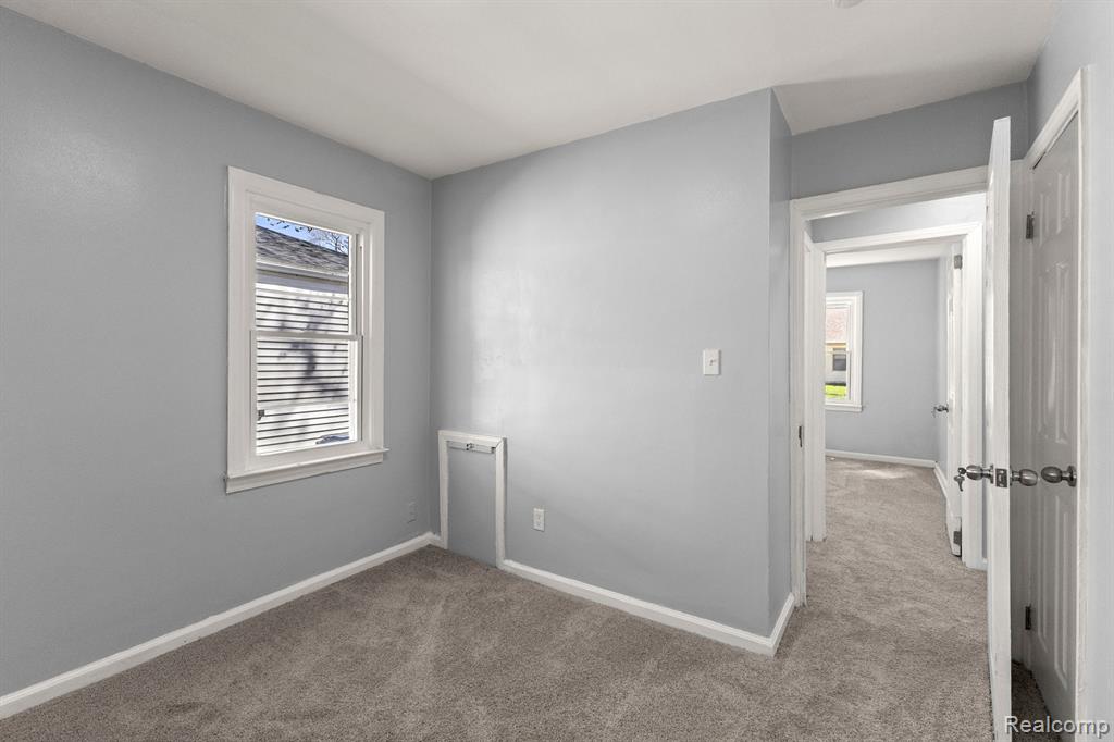 4924 ZIEGLER Street, Dearborn Heights, MI 48125 — Photo 15