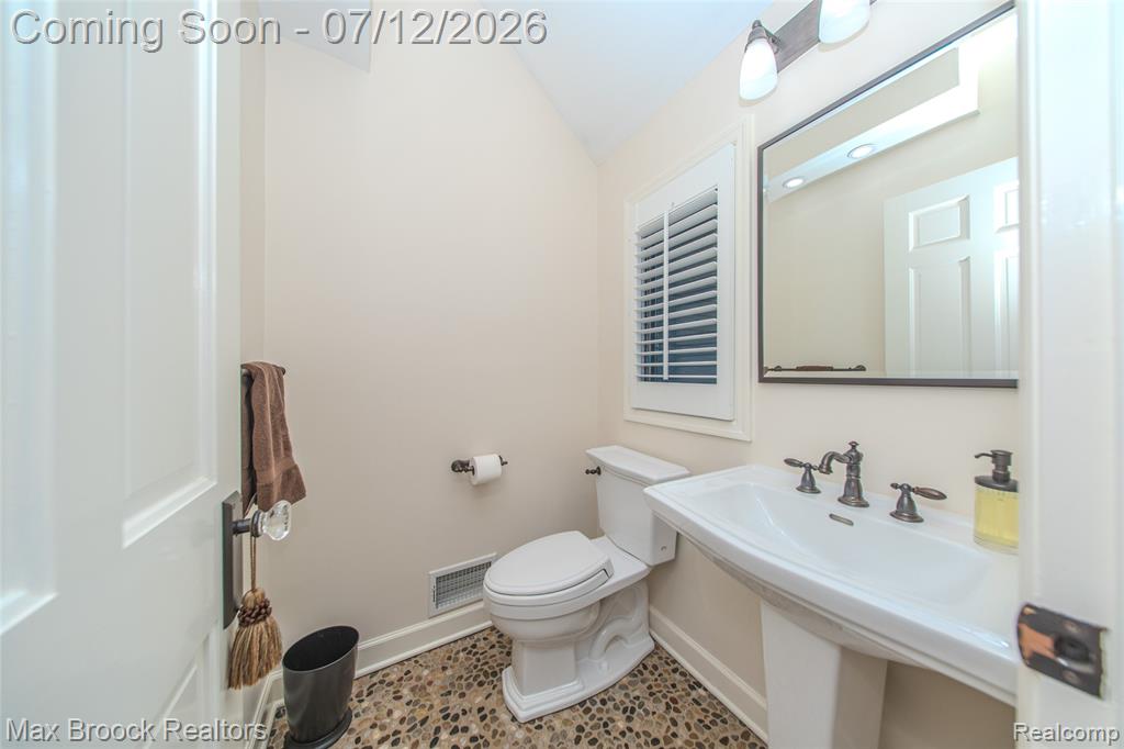 611 W 4th Street, Royal Oak, MI 48067 — Photo 34