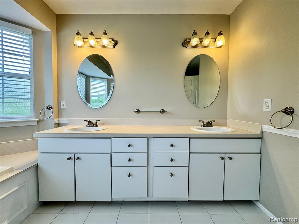4399 HUNTERS Circle E, Canton, MI 48188 — Photo 14