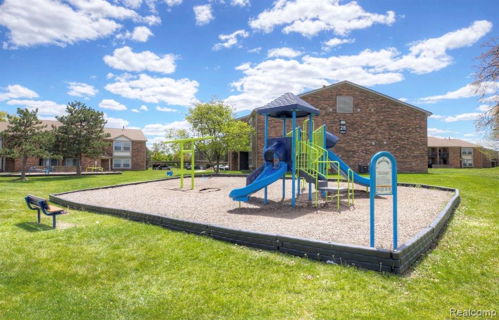 22814 Talford Street, Novi, MI — Photo 21