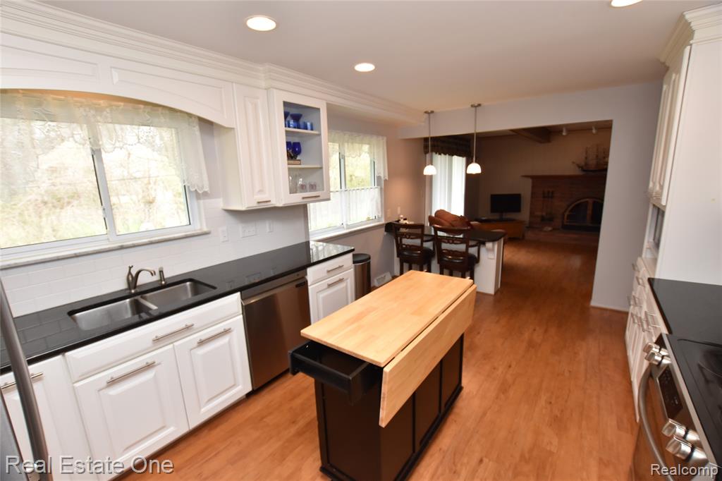 3275 Golfhill Drive, Waterford, MI 48329 — Photo 14