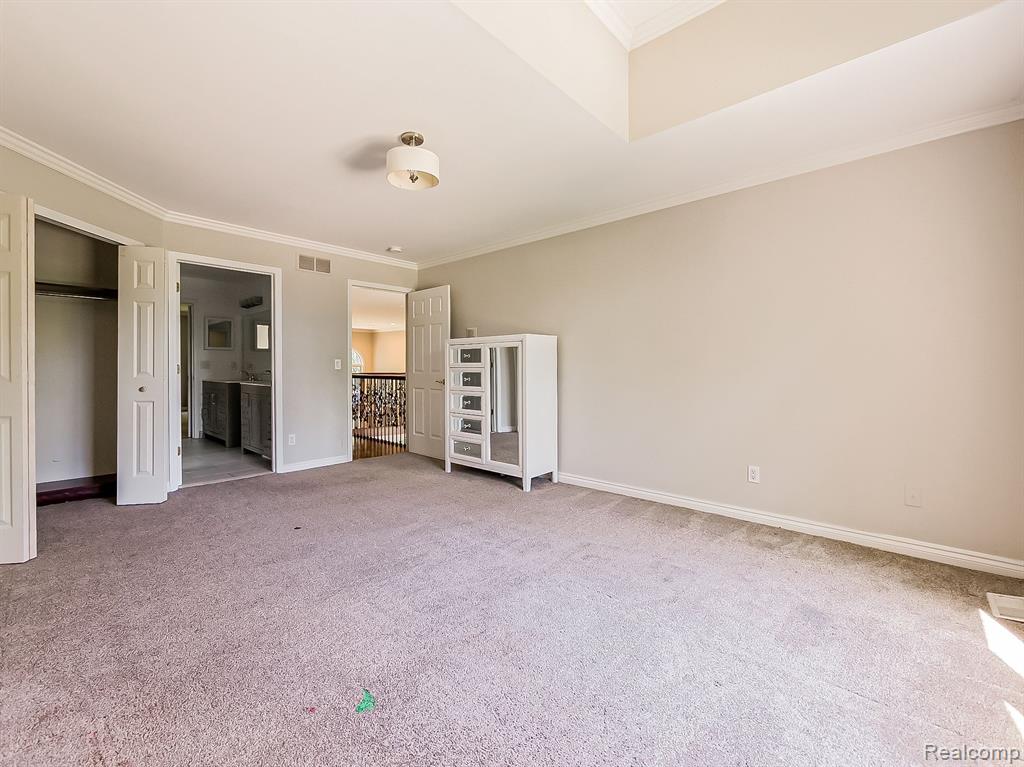 5570 HAMPSHIRE Drive, West Bloomfield, MI — Photo 34