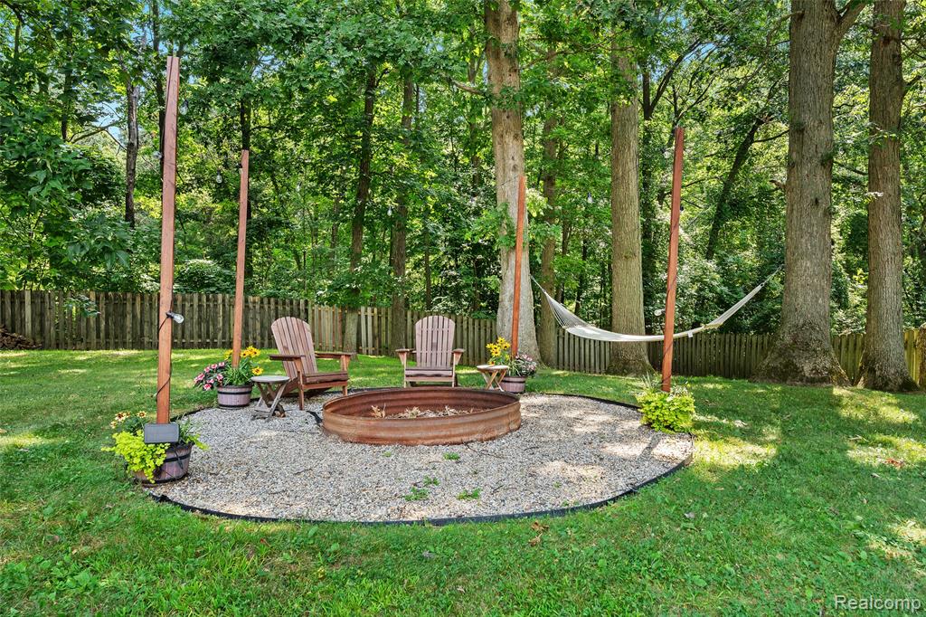 9438 Waite Drive, Fenton, MI 48430 — Photo 4