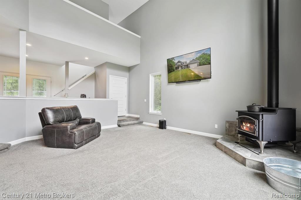 9119 Hegel Road, Goodrich Vlg, MI — Photo 10