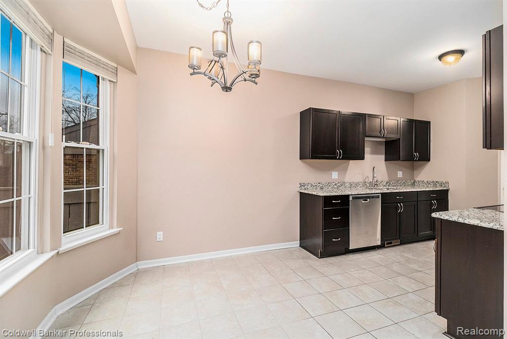 7360 MEADOWRIDGE Drive, West Bloomfield, MI — Photo 10