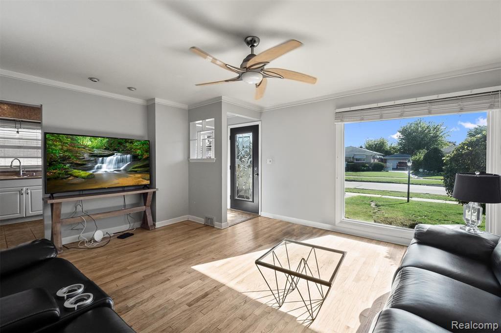 8873 Wormer, Redford, MI 48239 — Photo 5