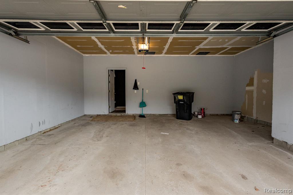 807 PALLISTER Street, Detroit, MI 48202 — Photo 20
