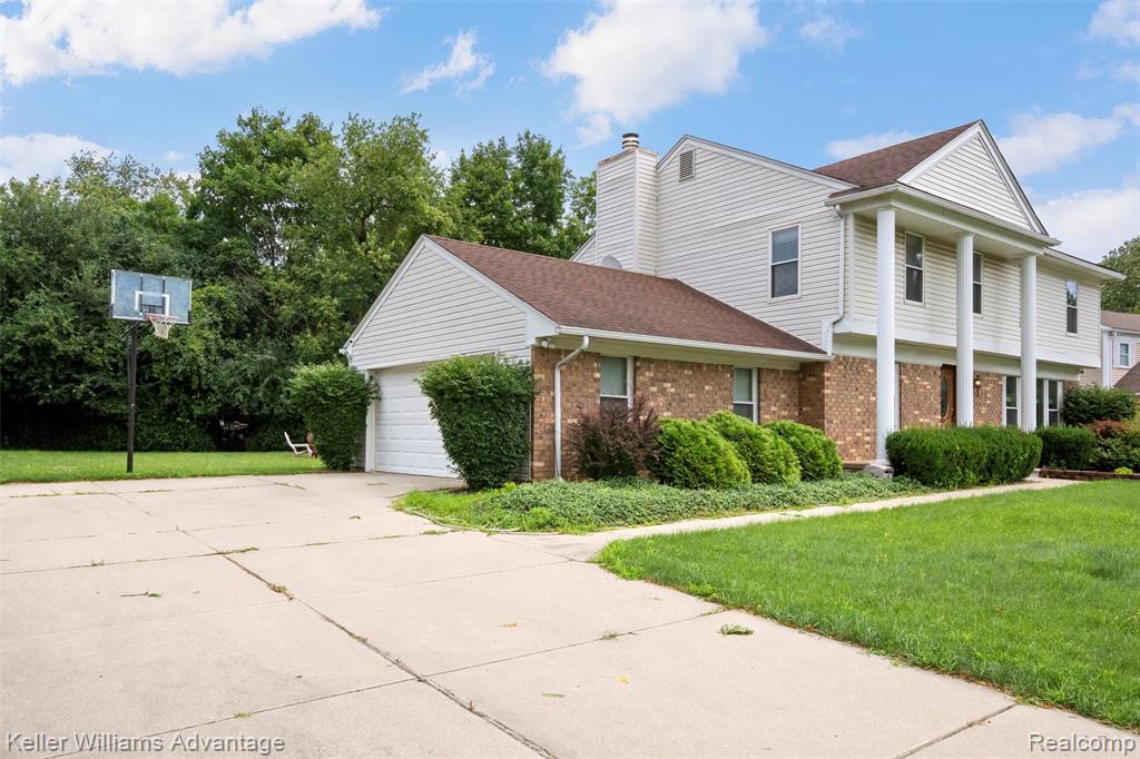 5016 Patrick Road, West Bloomfield, MI — Photo 2