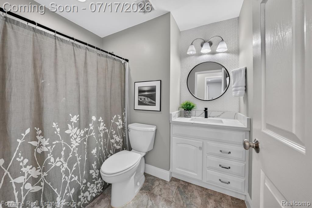 240 Rosebud Court, Walled Lake, MI 48390 — Photo 40