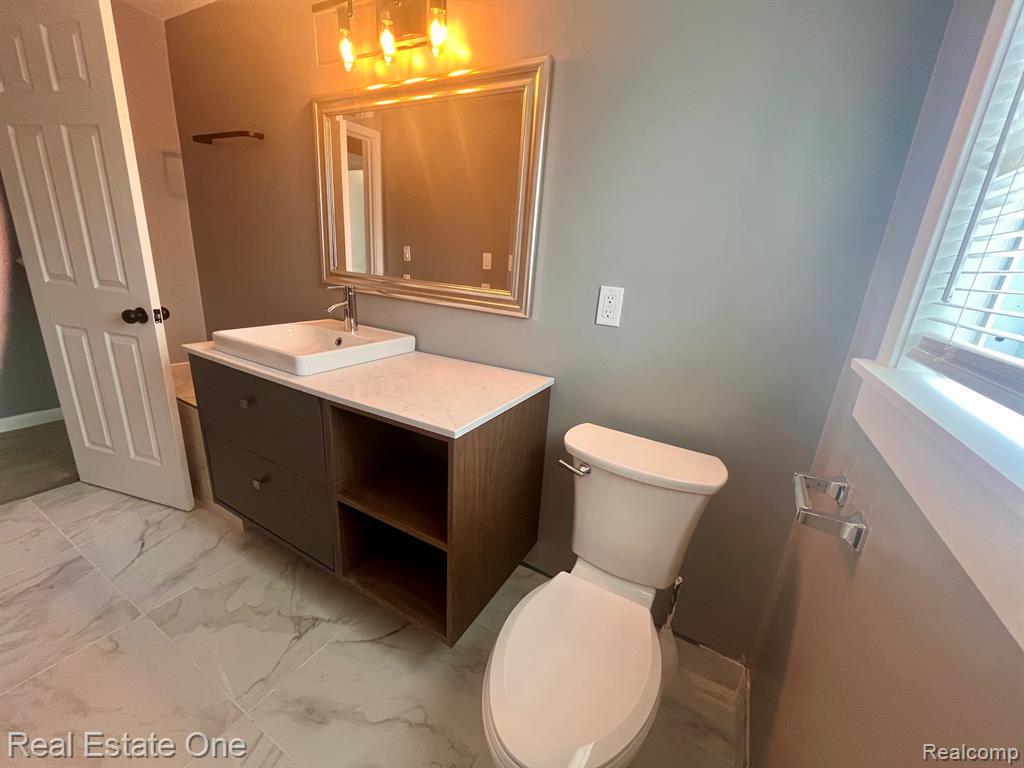 8650 Cedar Court, Ypsilanti, MI 48198 — Photo 9