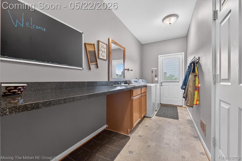 6575 Sadie Lane, Belleville, MI 48111 — Photo 44