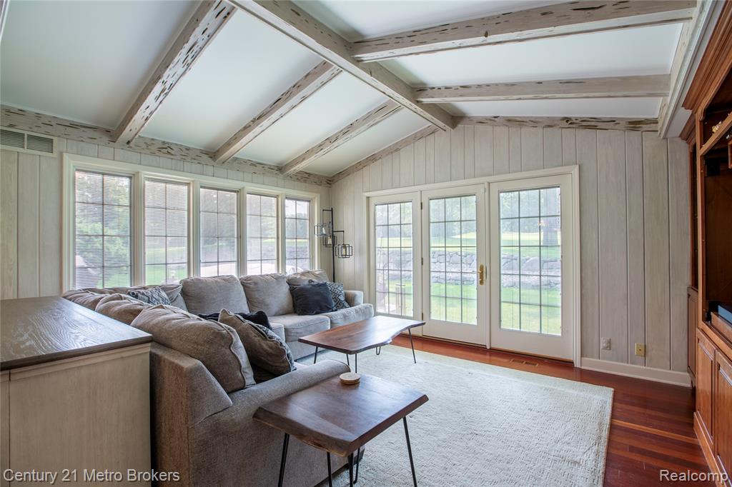 9270 Hidden Valley Court, Grand Blanc, MI 48439 — Photo 14