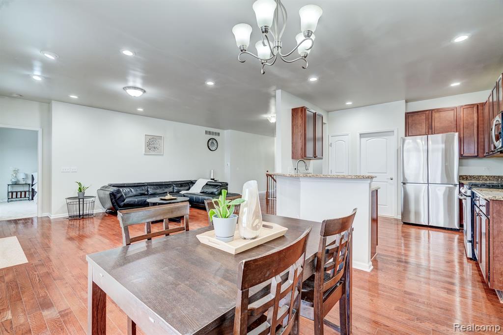 2247 PALMETTO, Commerce Twp, MI 48382 — Photo 11