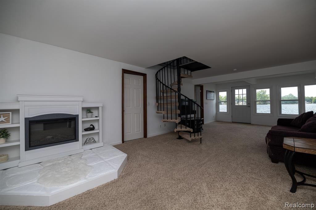 8691 Cooley Lake Road, Commerce Twp, MI 48382 — Photo 5