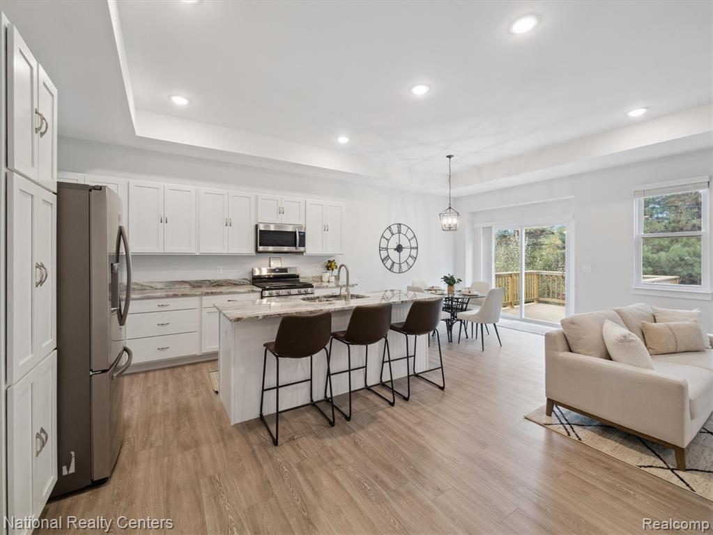 13163 Harbor Landings Drive, 112, Fenton, MI 48430 — Photo 12