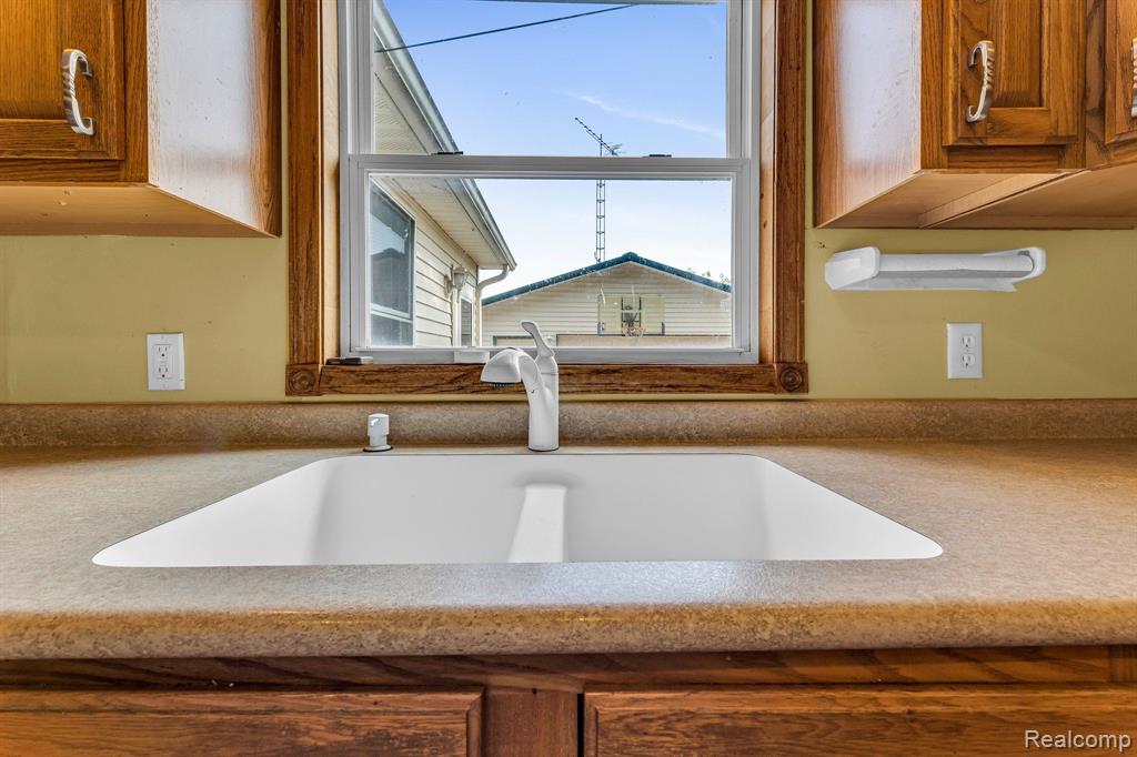 11545 SPEAKER Road, Brockway, MI 48097 — Photo 6