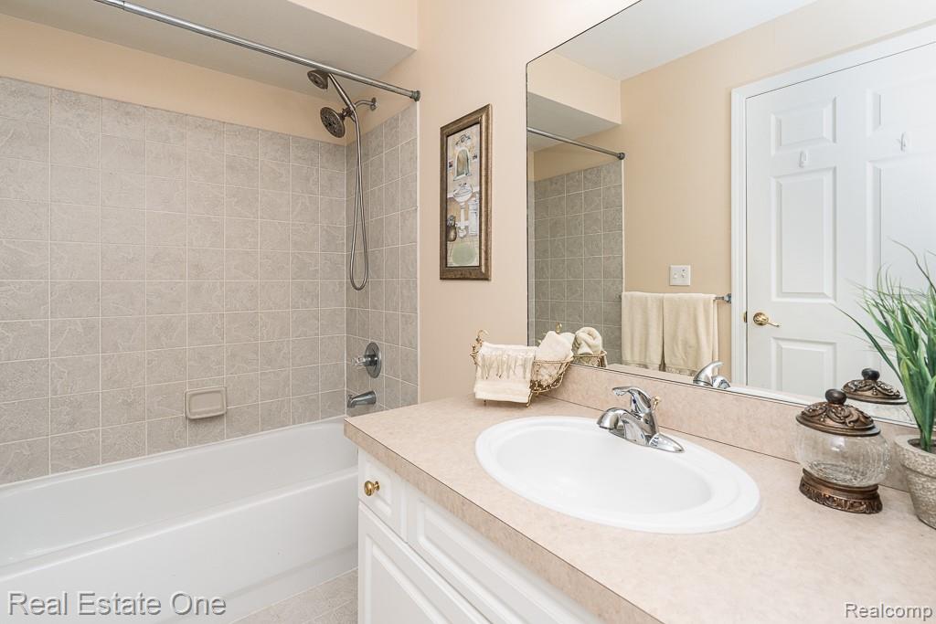 3544 Oakmonte Boulevard, Rochester, MI 48306 — Photo 17