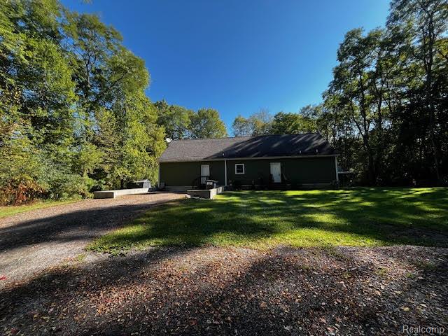 895 Jennings Road, Whitmore Lake, MI 48189 — front exterior