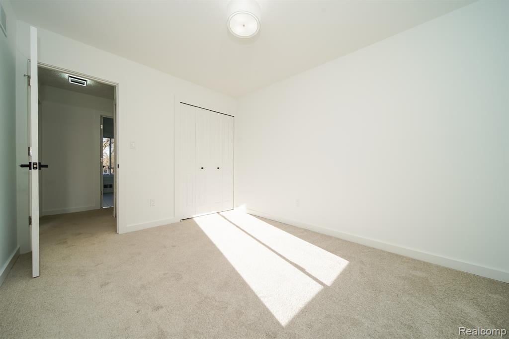 4060 Franklin Park Drive, Sterling Heights, MI 48310 — Photo 47