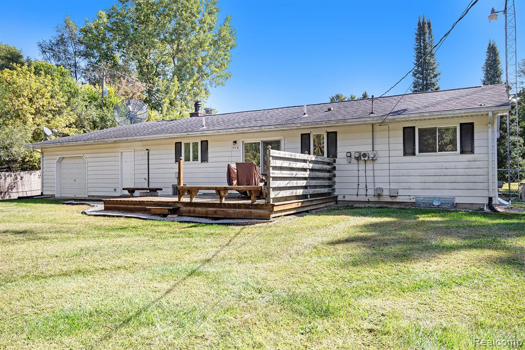 1714 Indian Road, Lapeer, MI 48446 — Photo 34