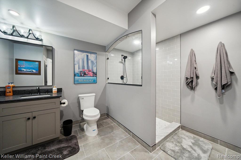 7804 Yorkshire Drive, Almont, MI 48003 — Photo 46