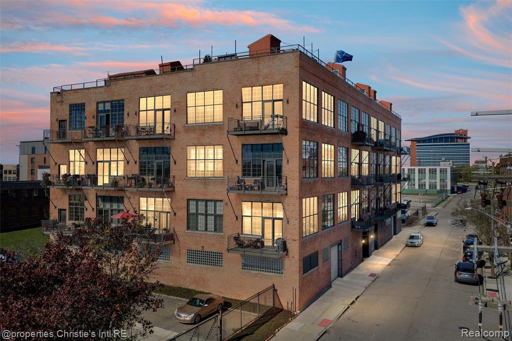2003 Brooklyn Street - Photo 3