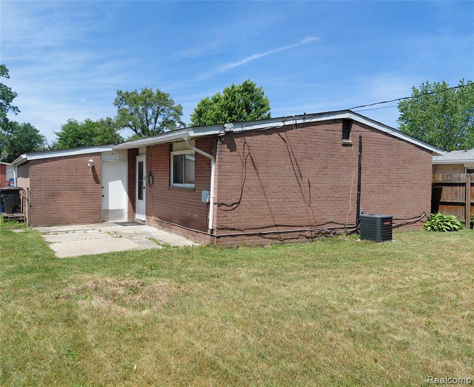 513 S Hawthorne Street, Westland, MI 48186 — Photo 28