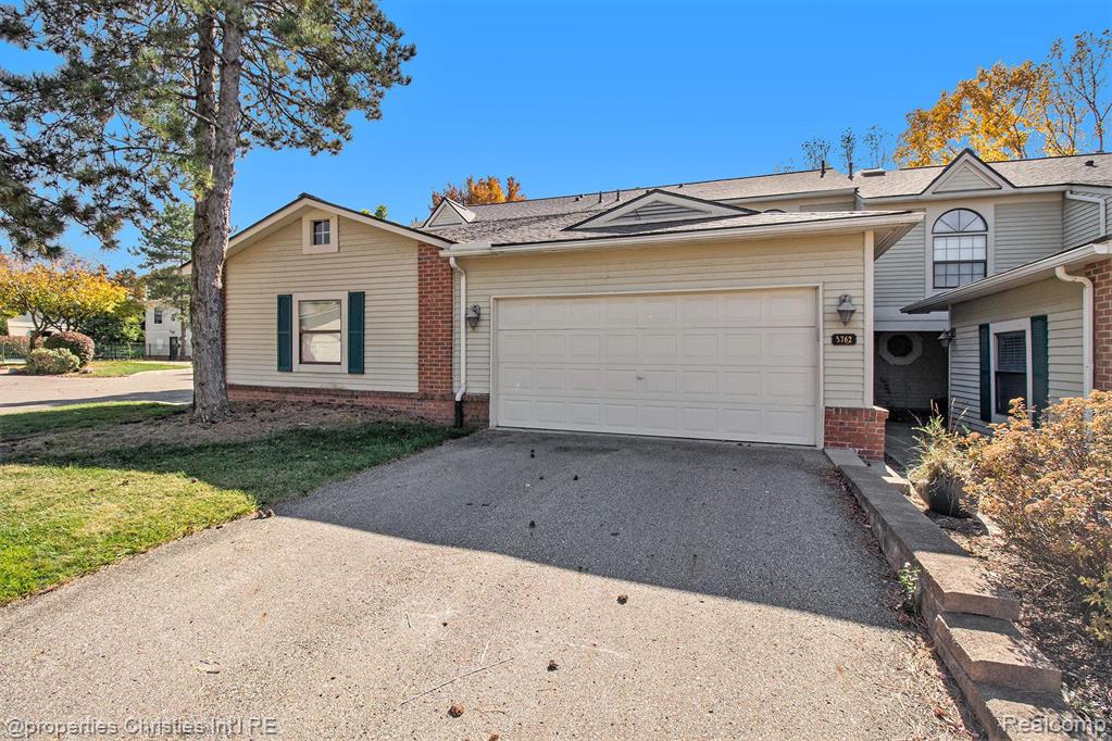 5762 DRAKE HOLLOW Drive W, West Bloomfield, MI — Photo 26