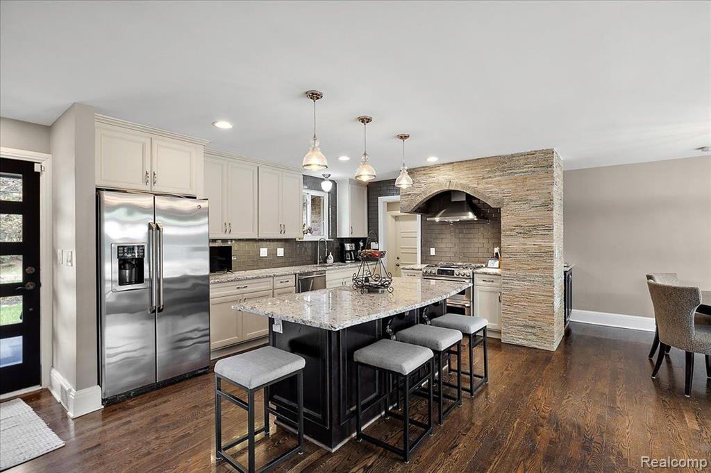 80 MAYWOOD Avenue, Bloomfield Hills, MI 48304 — Photo 4