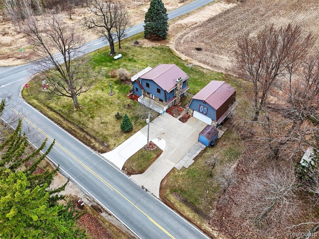 992 W Bennington Road, Owosso, MI 48867 — Photo 48