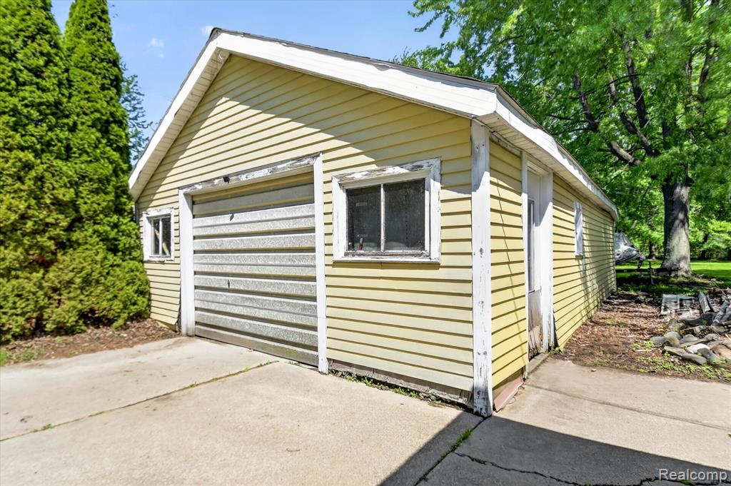 3660 Keewahdin Road, Fort Gratiot, MI 48059 — Photo 36